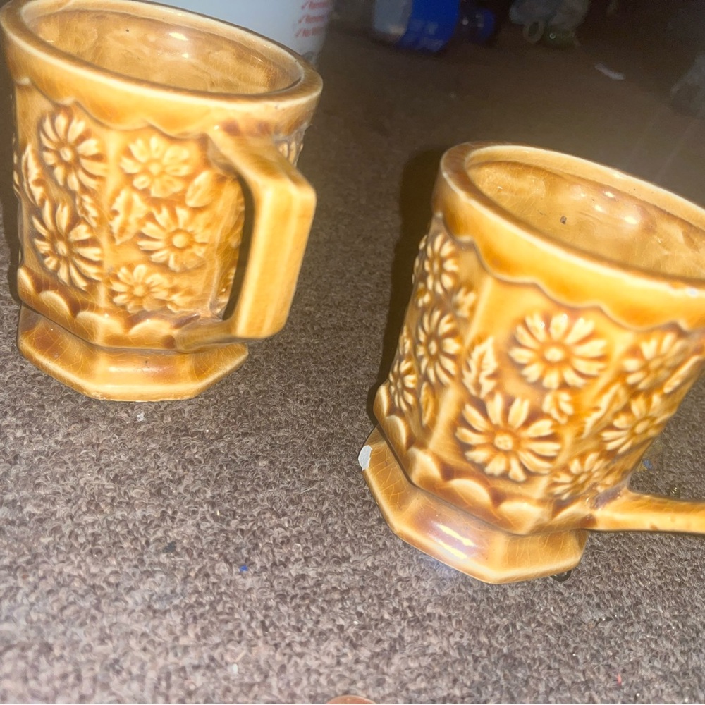 vintage retro olive green daisy flower design mugs set of 2
